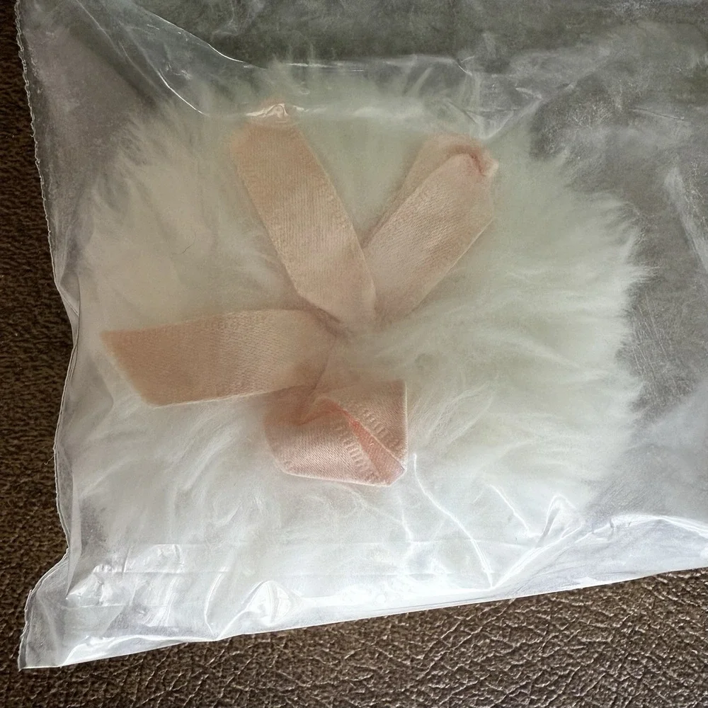 Vtg White Shoulders Bath Powder 8 Oz Poof Art Deco Style Embossed Lid w/ Powder